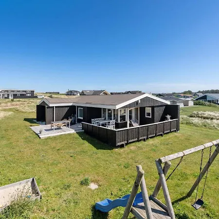 6 Person In L Kken * Løkken