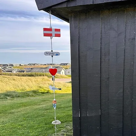 6 Person In Lokken-by Traum *